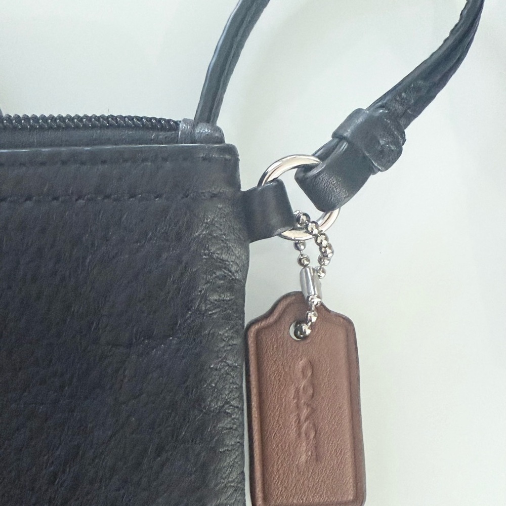 Coach Pebble Leather Wristlet Pouch Black Silver Hardware New - Picture 7 of 11